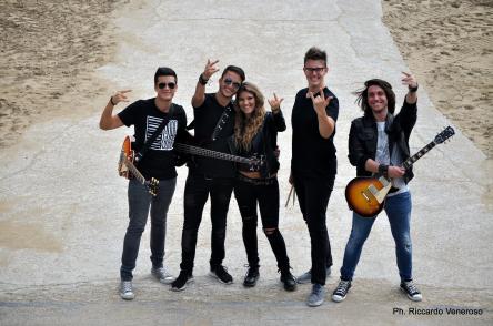 Paper Rose e Absolute5 in concerto al Tenda Bar