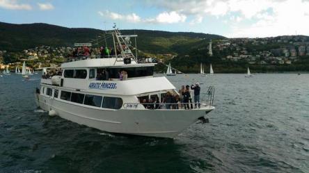 Barcolana 52 con motonave Adriatic Princess III